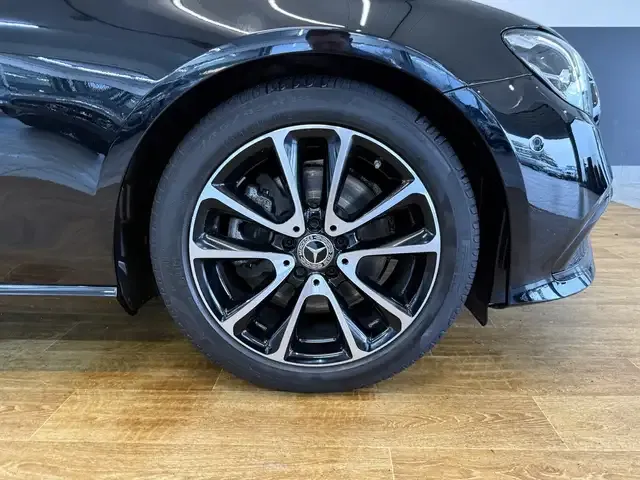 Mercedes-Benz E 200