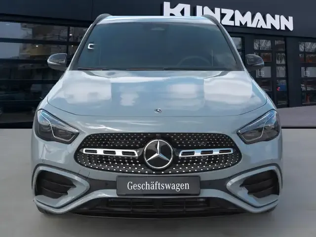 Mercedes-Benz GLA 200