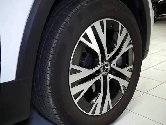 Mercedes-Benz GLB 250