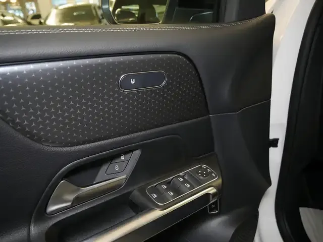 Mercedes-Benz GLB 250