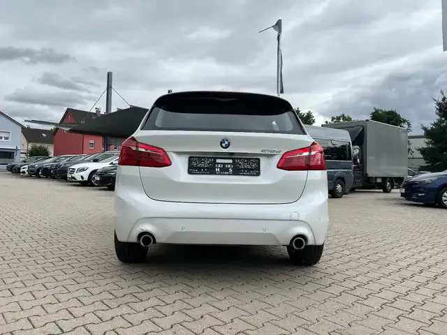 BMW 218