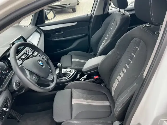 BMW 218