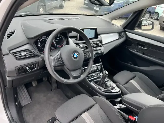 BMW 218