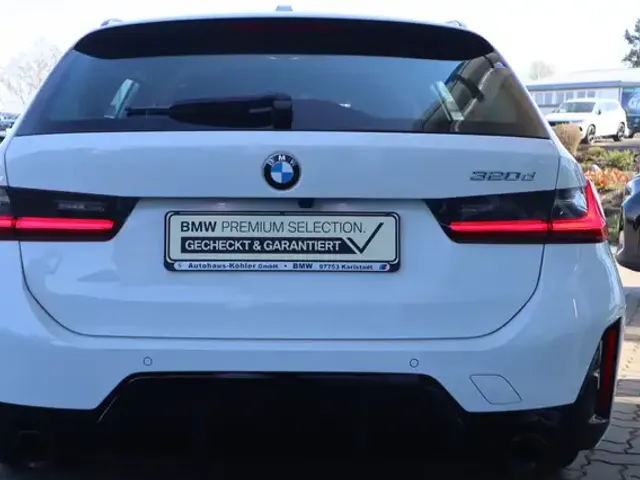 BMW 320