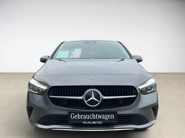 Mercedes-Benz B 220