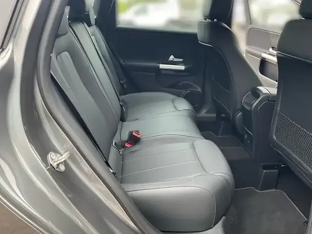 Mercedes-Benz B 220