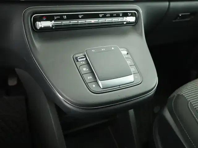 Mercedes-Benz EQV 300