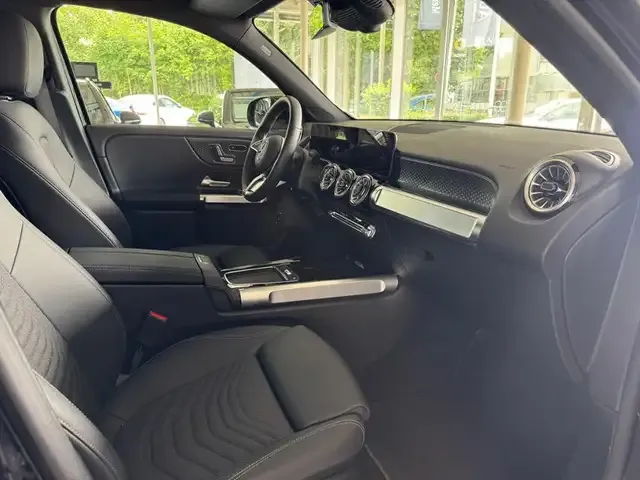 Mercedes-Benz EQB 350