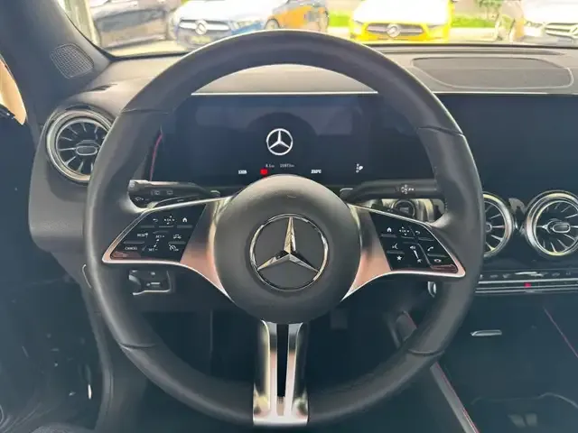 Mercedes-Benz EQB 350