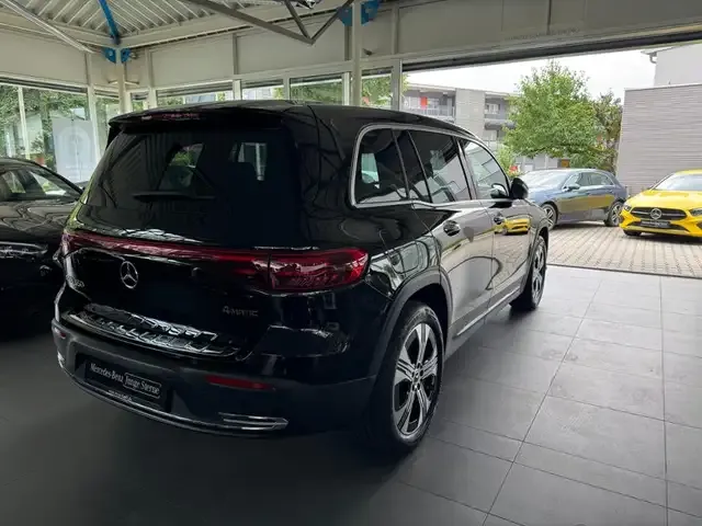 Mercedes-Benz EQB 350