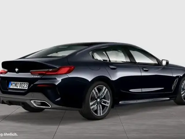 BMW 840