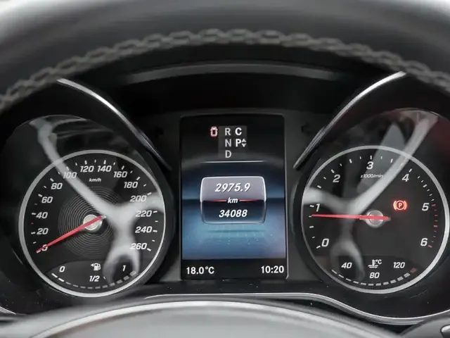 Mercedes-Benz V 250