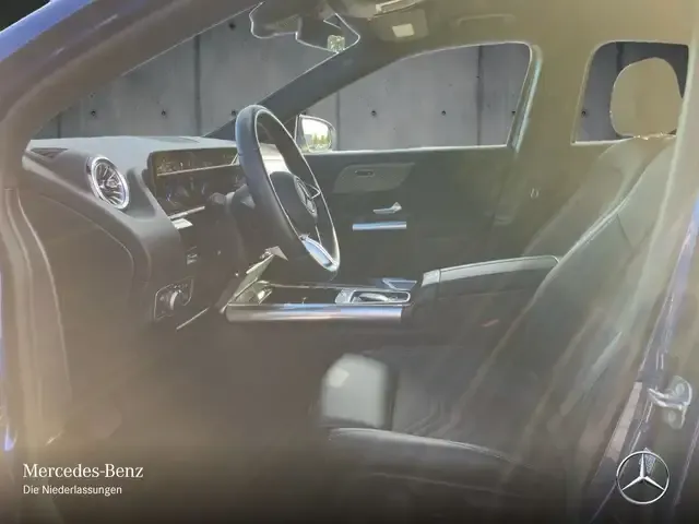 Mercedes-Benz EQA 300