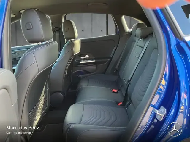 Mercedes-Benz EQA 300