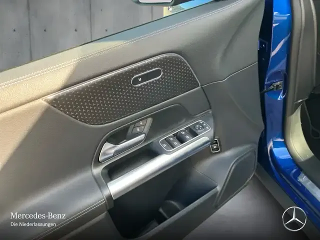 Mercedes-Benz EQA 300