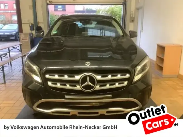 Mercedes-Benz GLA 180