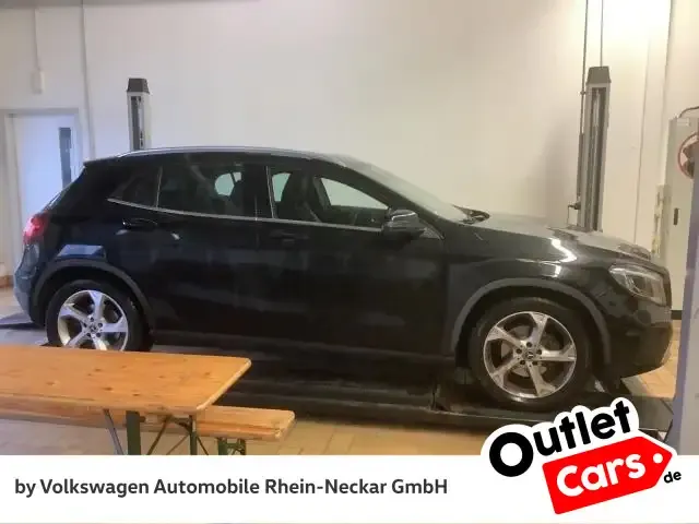 Mercedes-Benz GLA 180