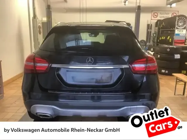 Mercedes-Benz GLA 180