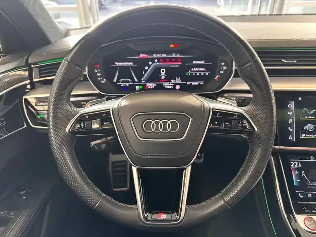 Audi S8