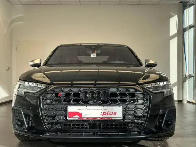 Audi S8