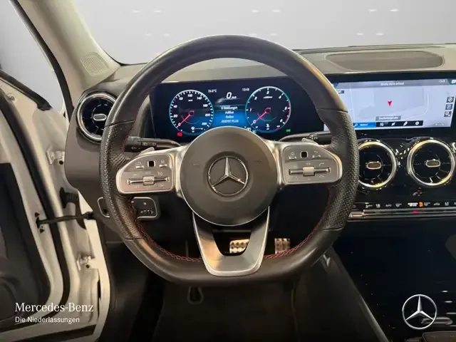 Mercedes-Benz GLB 220