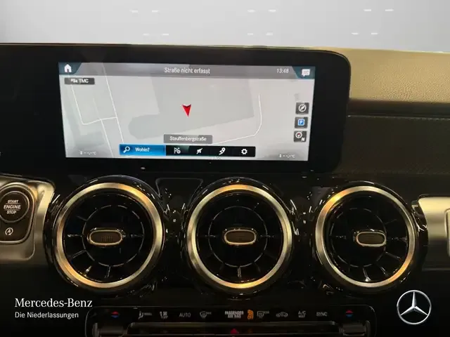 Mercedes-Benz GLB 220
