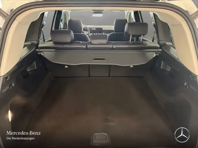Mercedes-Benz GLB 220