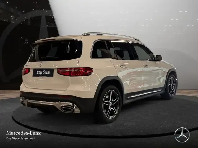 Mercedes-Benz GLB 220