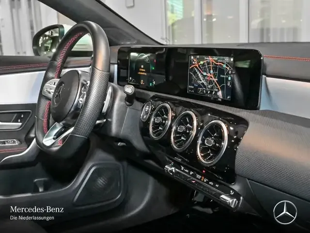 Mercedes-Benz CLA 220