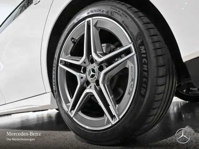 Mercedes-Benz CLA 220