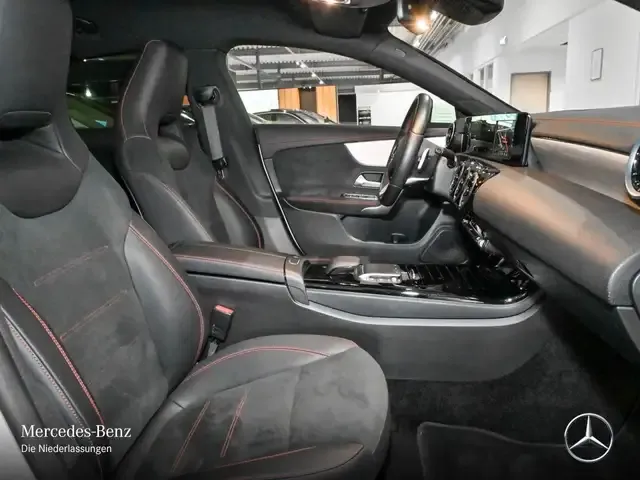 Mercedes-Benz CLA 220