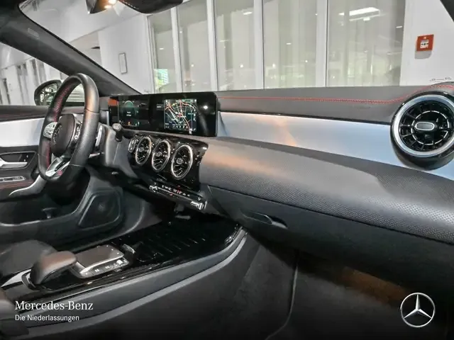 Mercedes-Benz CLA 220