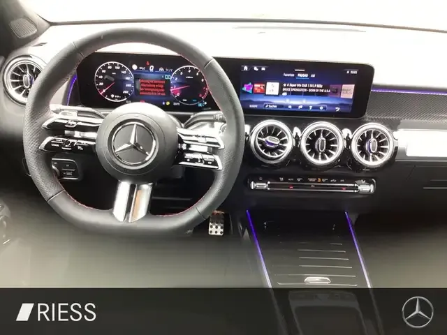 Mercedes-Benz GLB 250
