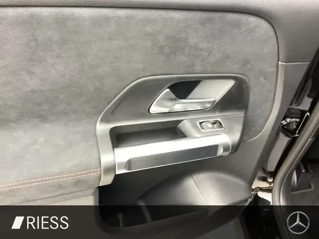 Mercedes-Benz GLB 250