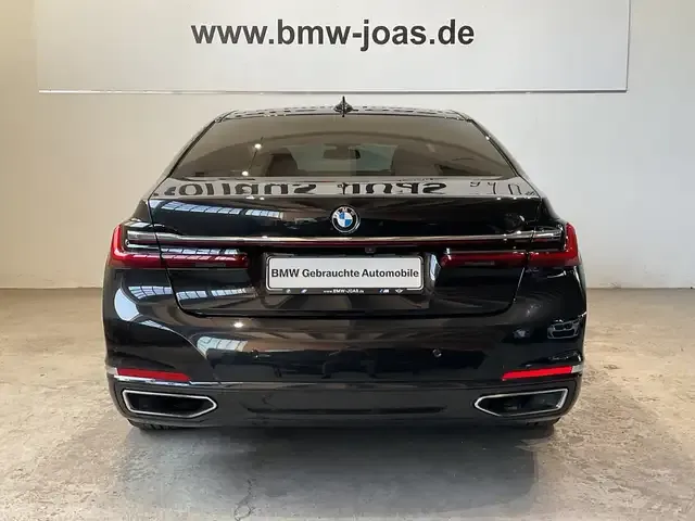 BMW 740