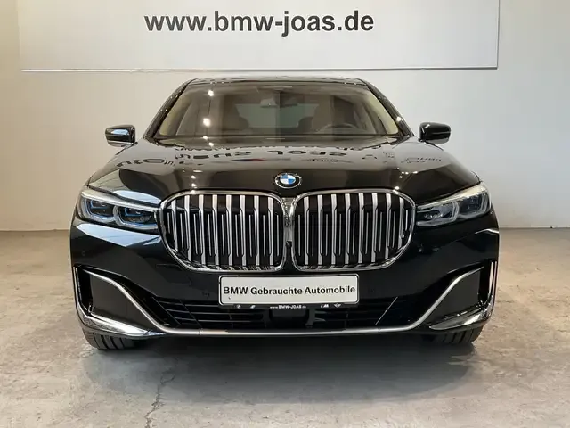 BMW 740