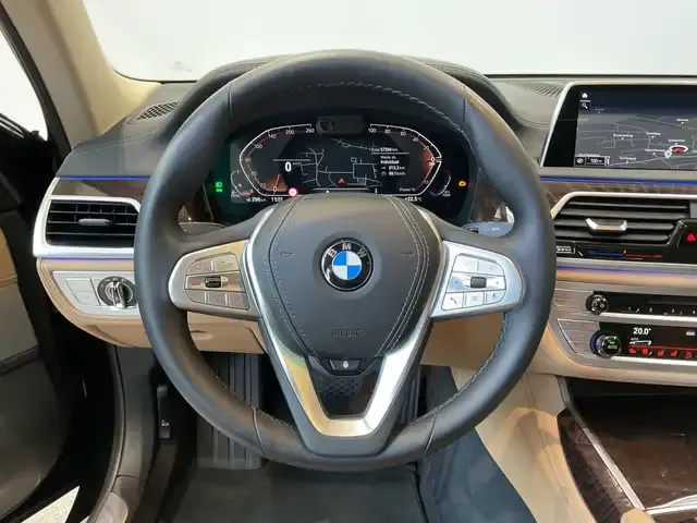BMW 740