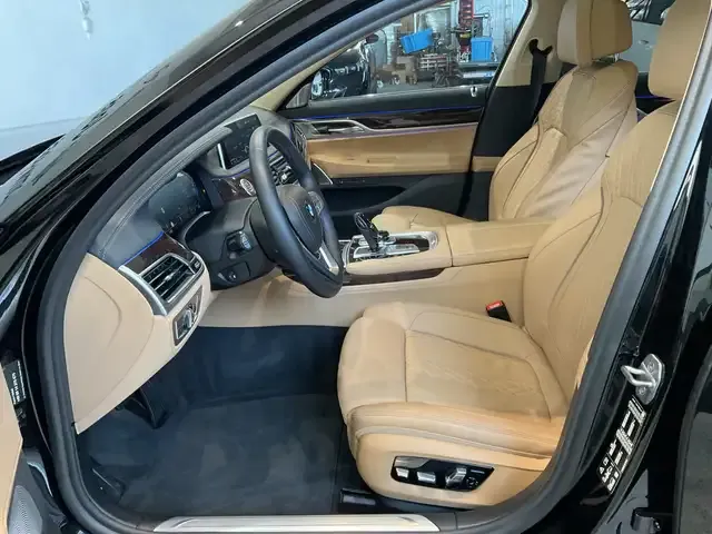 BMW 740