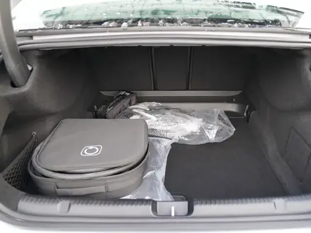 Mercedes-Benz EQE 300