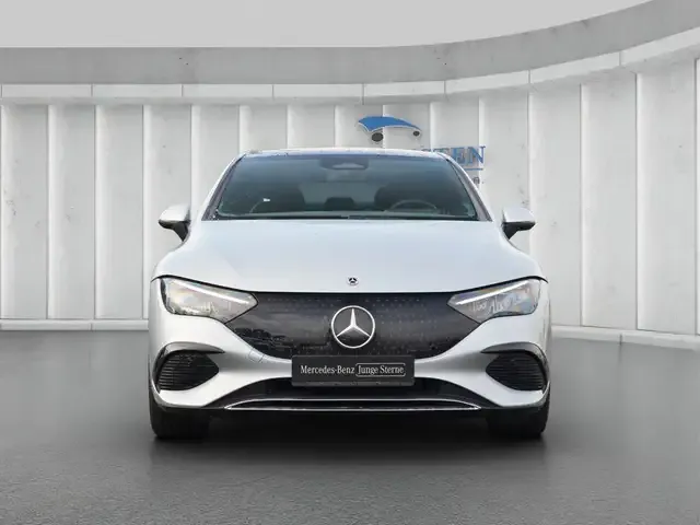 Mercedes-Benz EQE 300