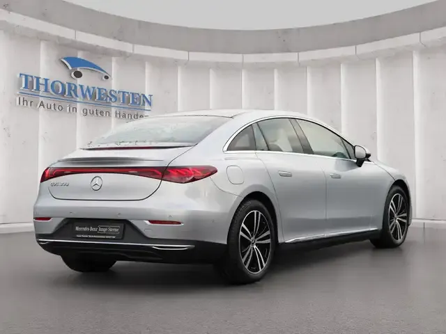 Mercedes-Benz EQE 300