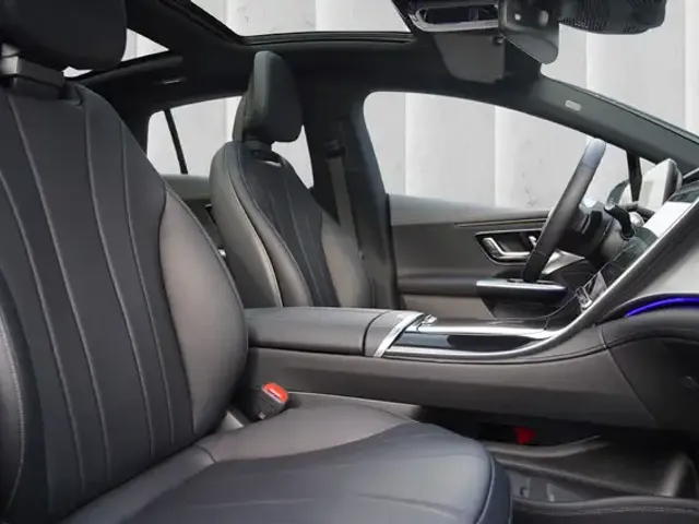 Mercedes-Benz EQE 300