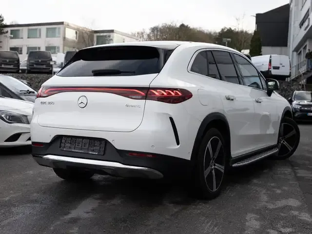 Mercedes-Benz EQE SUV