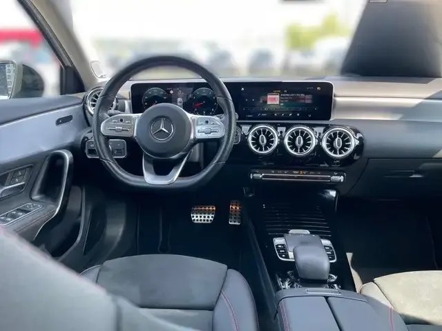 Mercedes-Benz A 220
