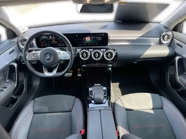 Mercedes-Benz A 220