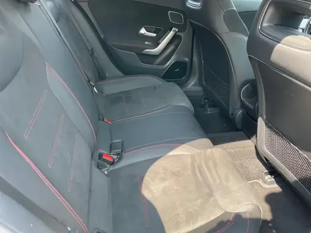 Mercedes-Benz A 220