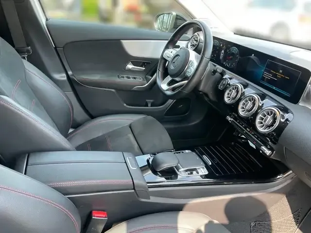 Mercedes-Benz A 220