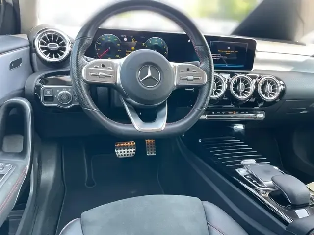 Mercedes-Benz A 220