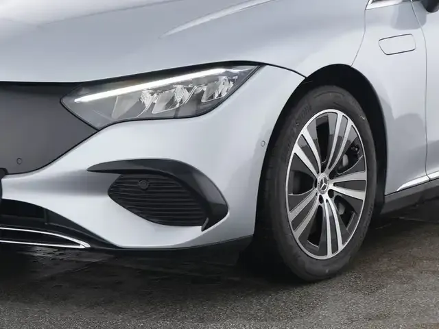 Mercedes-Benz EQE 300