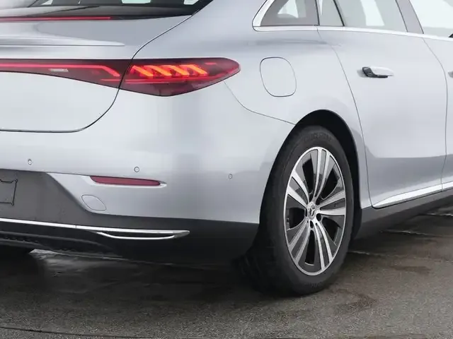 Mercedes-Benz EQE 300
